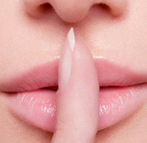 “Học lỏm” công thức mặt nạ môi nổi tiếng của người Hàn